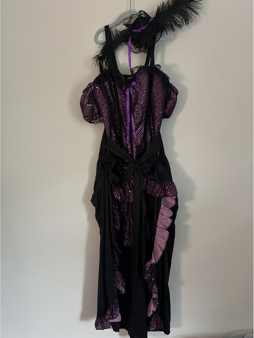 Woman’s Dance Hall Girl Halloween Costume
